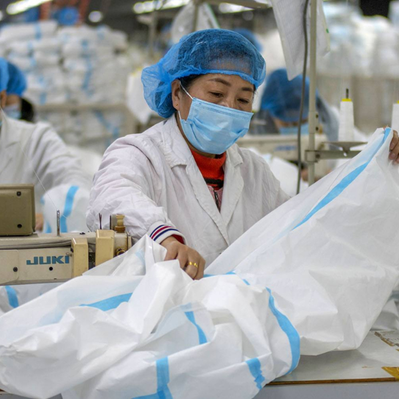 La fabbrica di abbigliamento Ruoxuan ha esportato abiti protettivi 450K negli Stati Uniti.